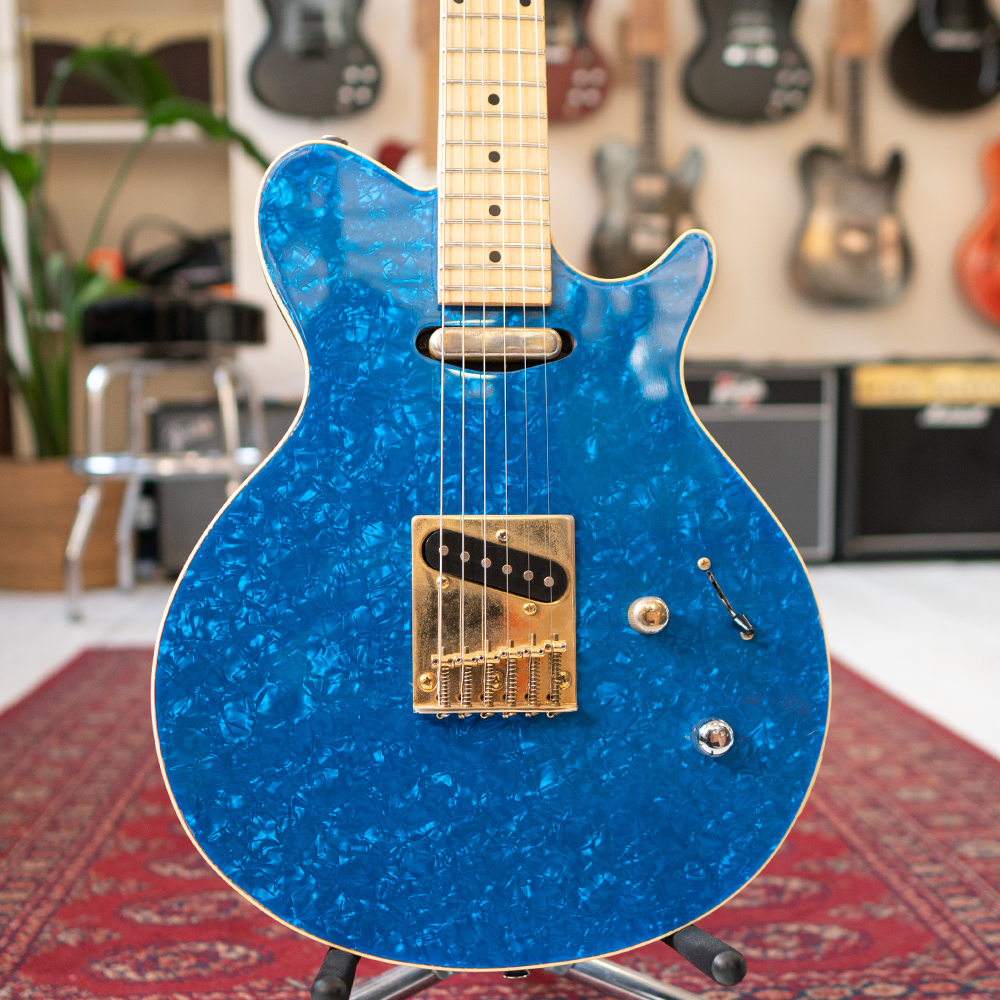 Hohner Pearl Electric Guitar - Blue Pearl - Preowned