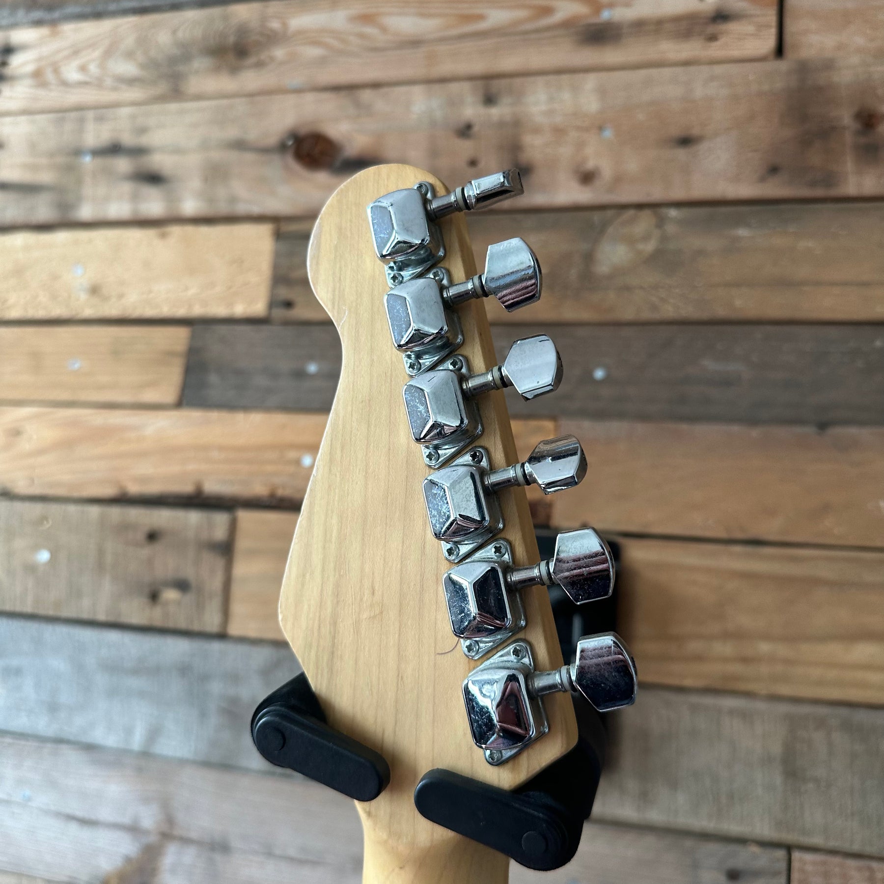 Raypierre Stratocaster Copy Electric Guitar - White - Preowned