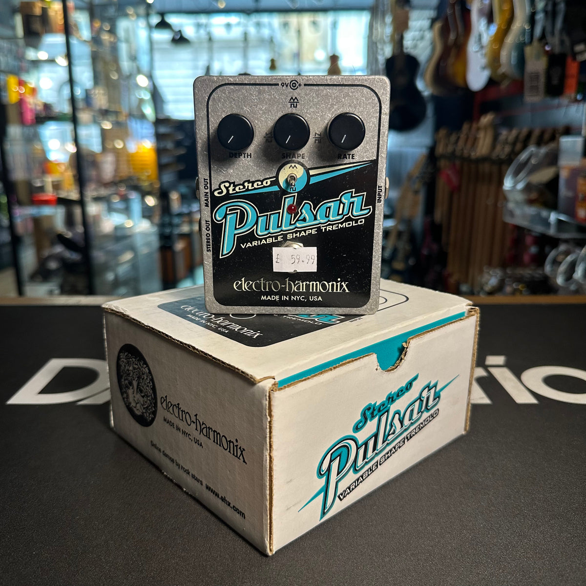 Electro Harmonix Stereo Pulsar Variable Shape Tremolo - Preowned