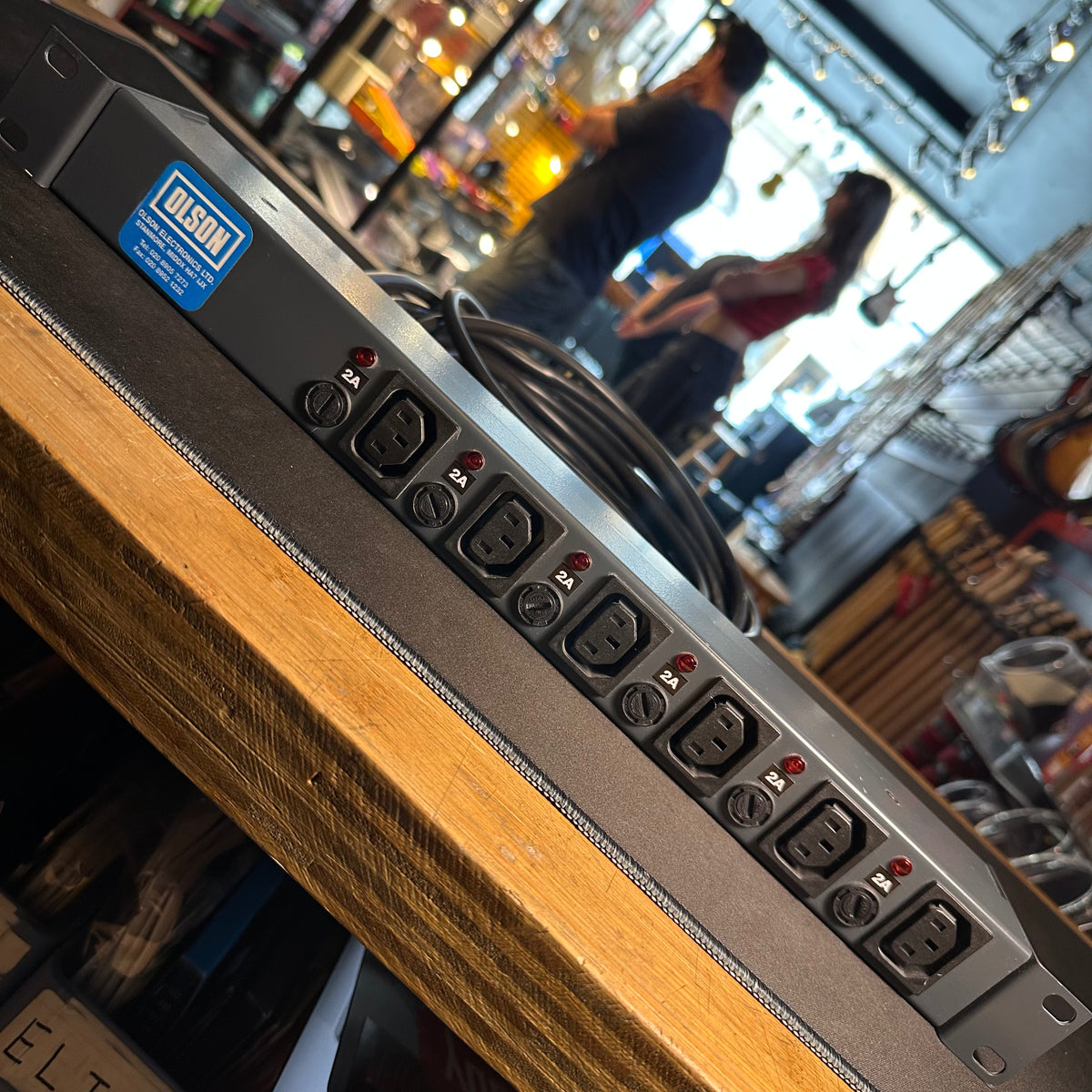 OLSON 6 Way Rack Power Distributor - Preowned