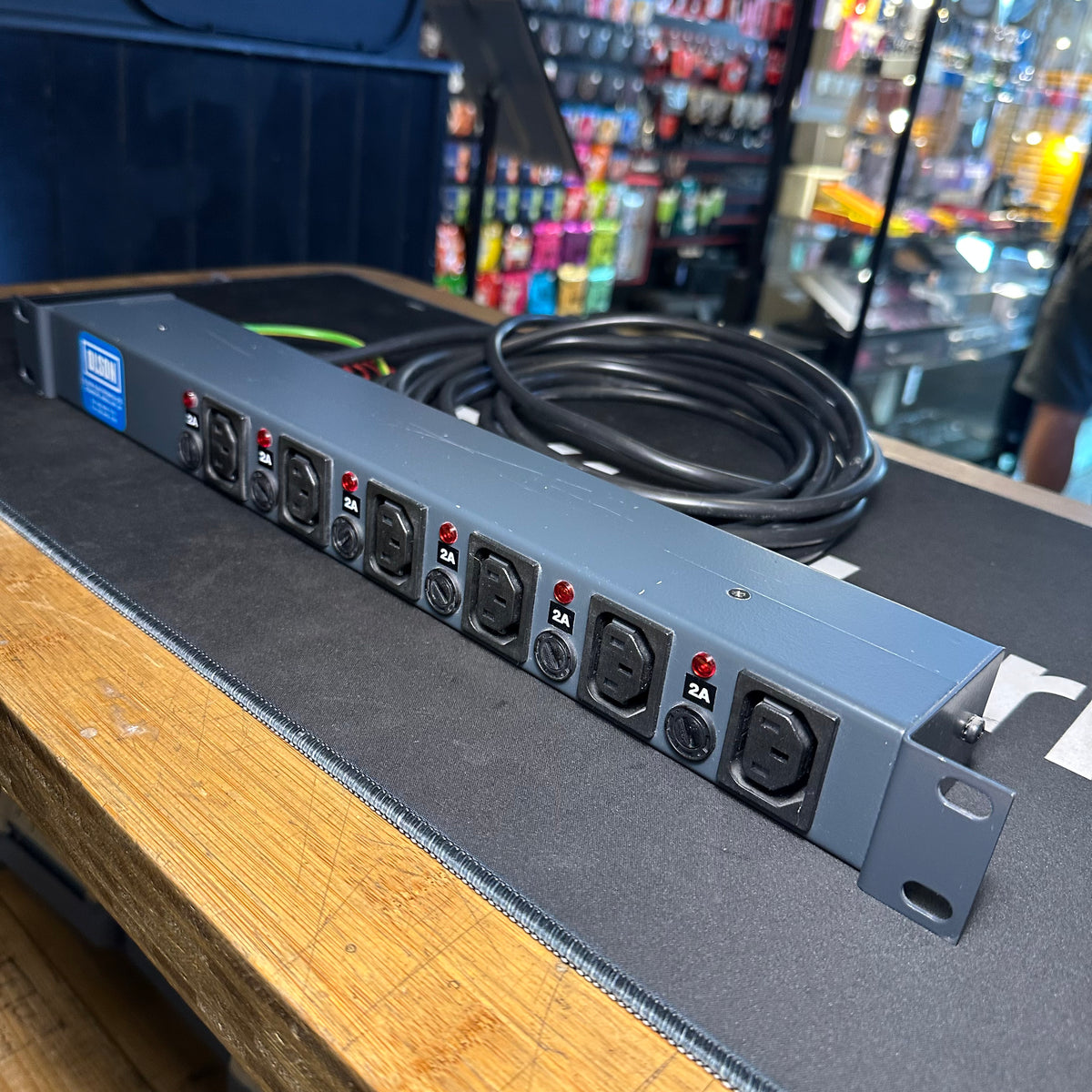OLSON 6 Way Rack Power Distributor - Preowned