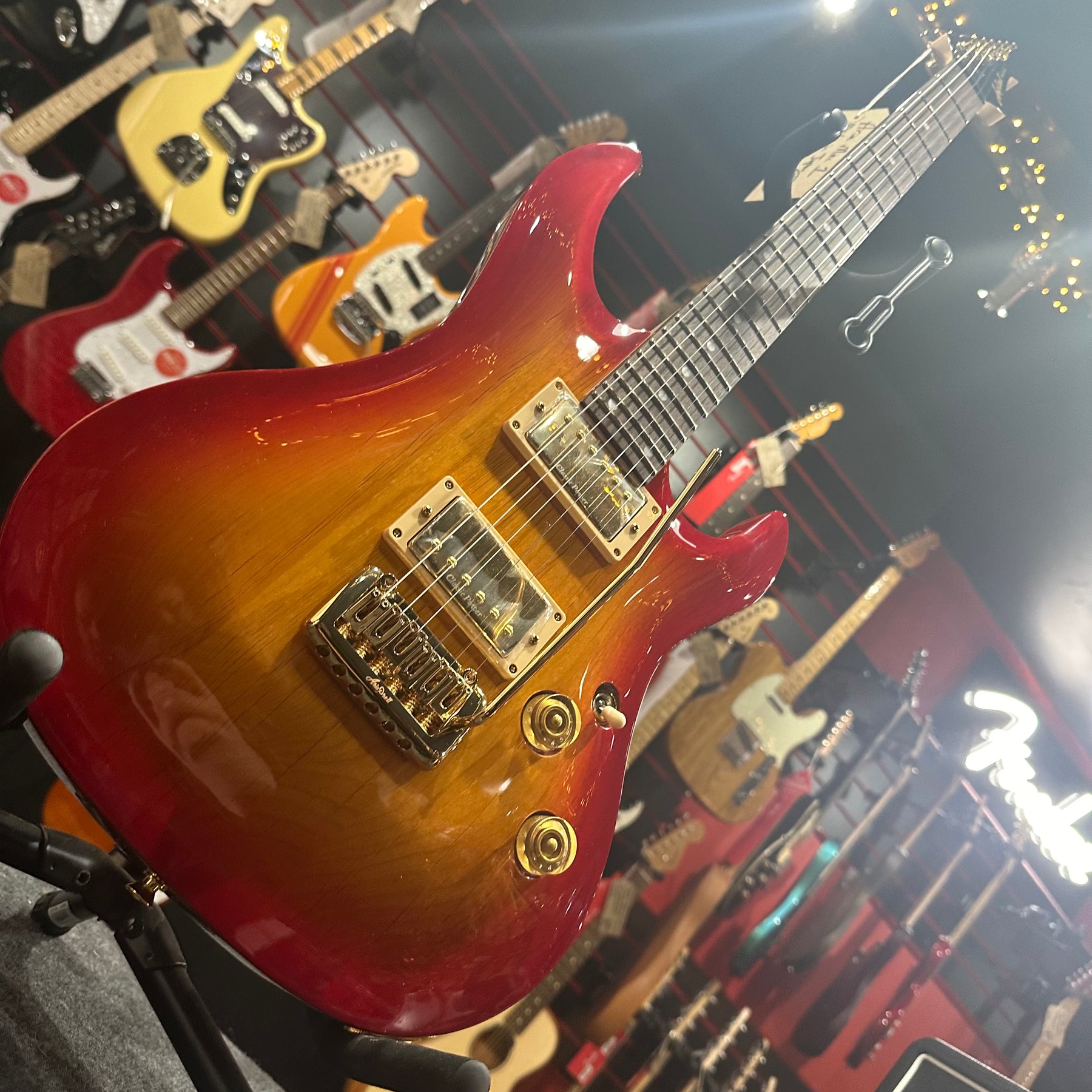 Aria MAC-ONE CS Cherry Sunburst electric guitar