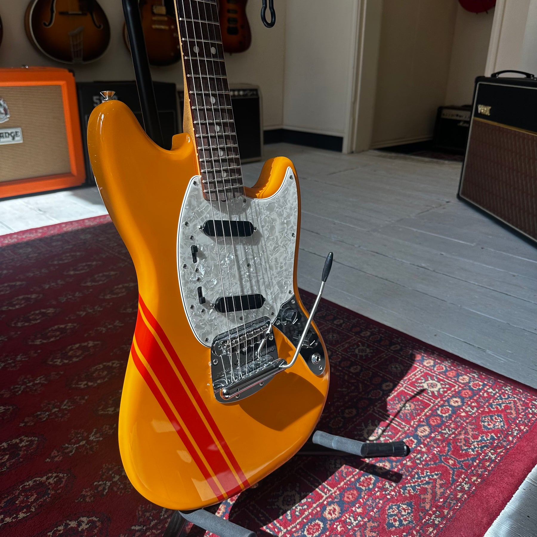 Fender Vintera II '70s Mustang - Rosewood Fingerboard - Competition Orange - Preowned