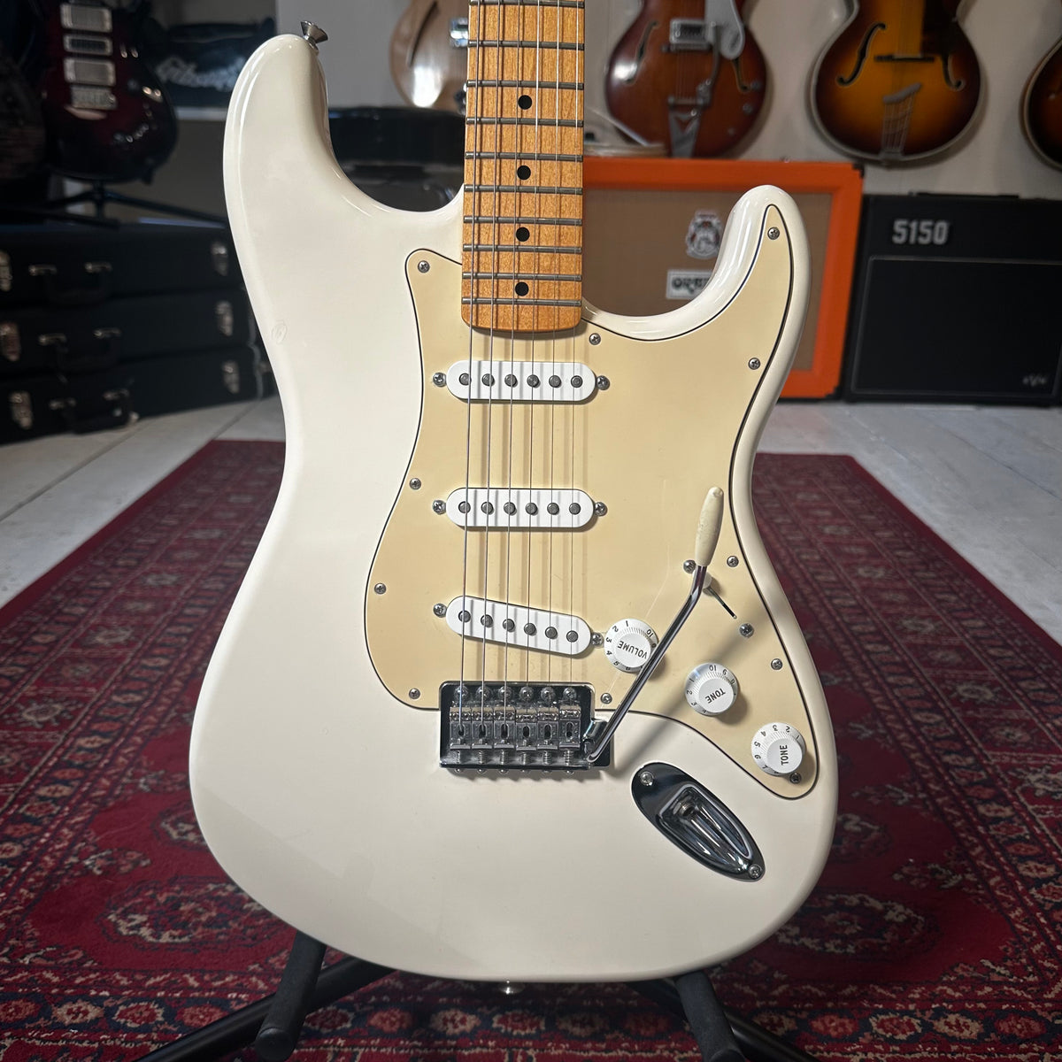 Fender Standard Stratocaster Maple Fingerboard, Cream Pickguard - Preowned