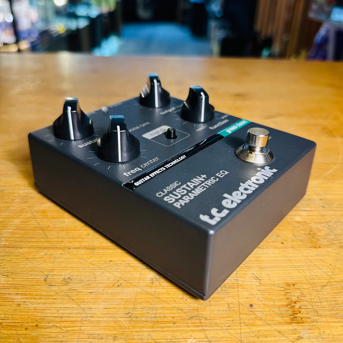T.C. Electronic Classic Sustain+ Paramedic EQ - Preowned