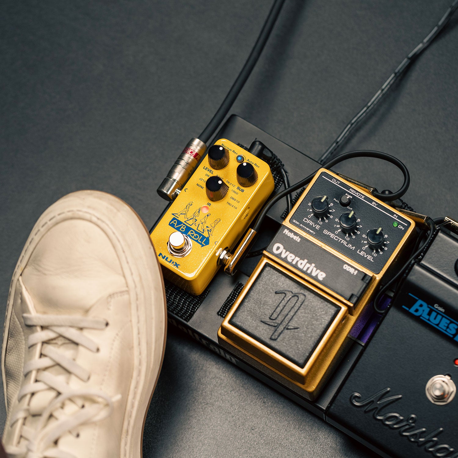 NU-X NOL-1 A/B Roll Octave & Loop Pedal