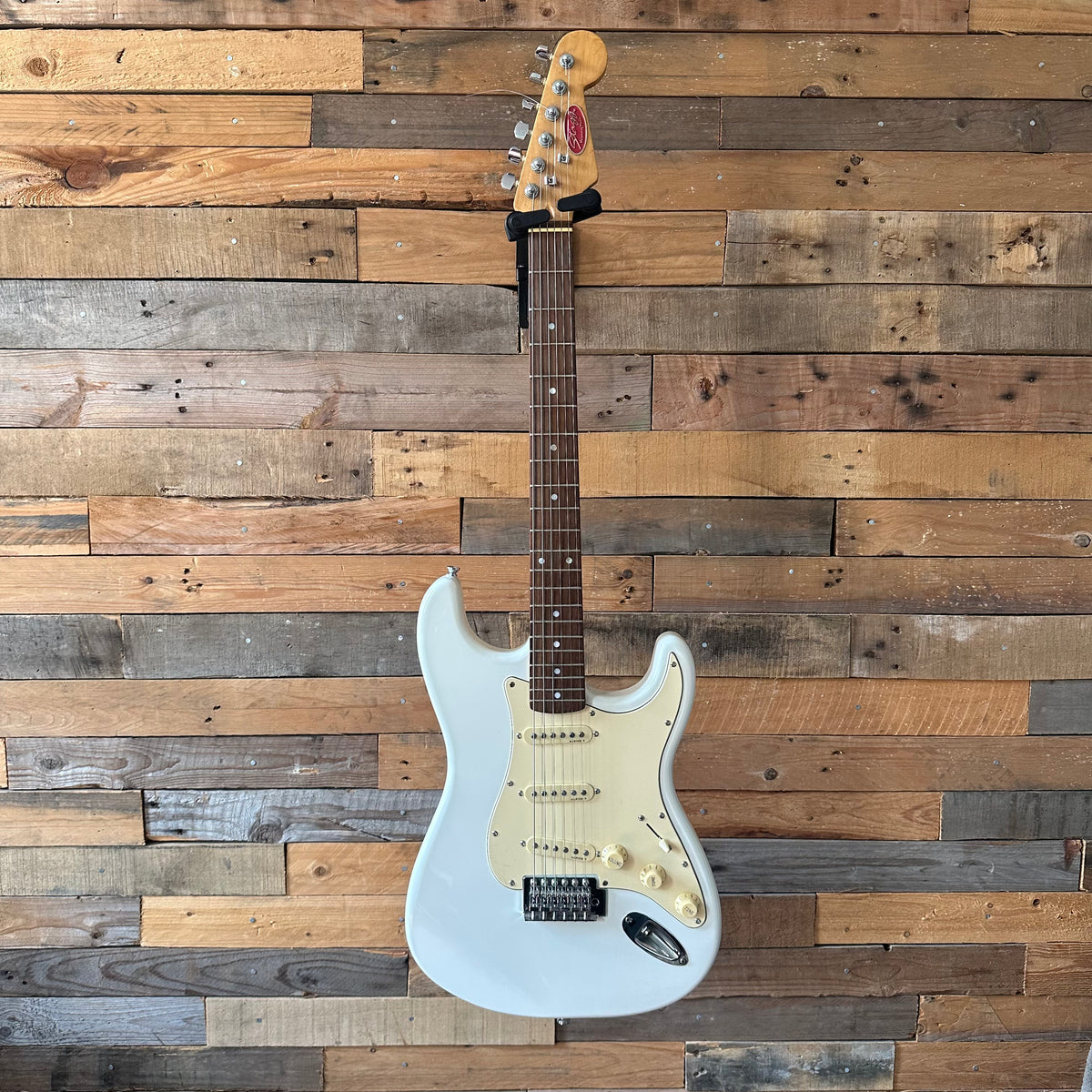 Stagg Stratocaster Copy Electric Guitar - White - Preowned