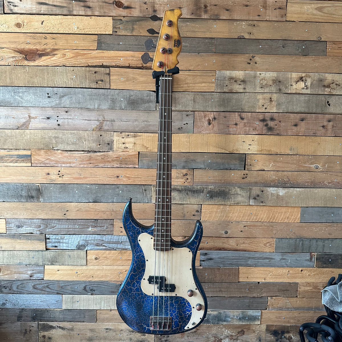 AXL 4 String Bass Guitar - Crackle Blue - Preowned