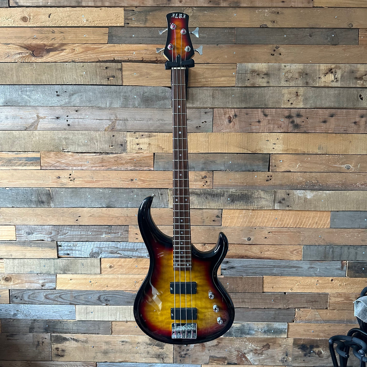 Alba 4 String Electric Bass Guitar - Sunburst - Preowned