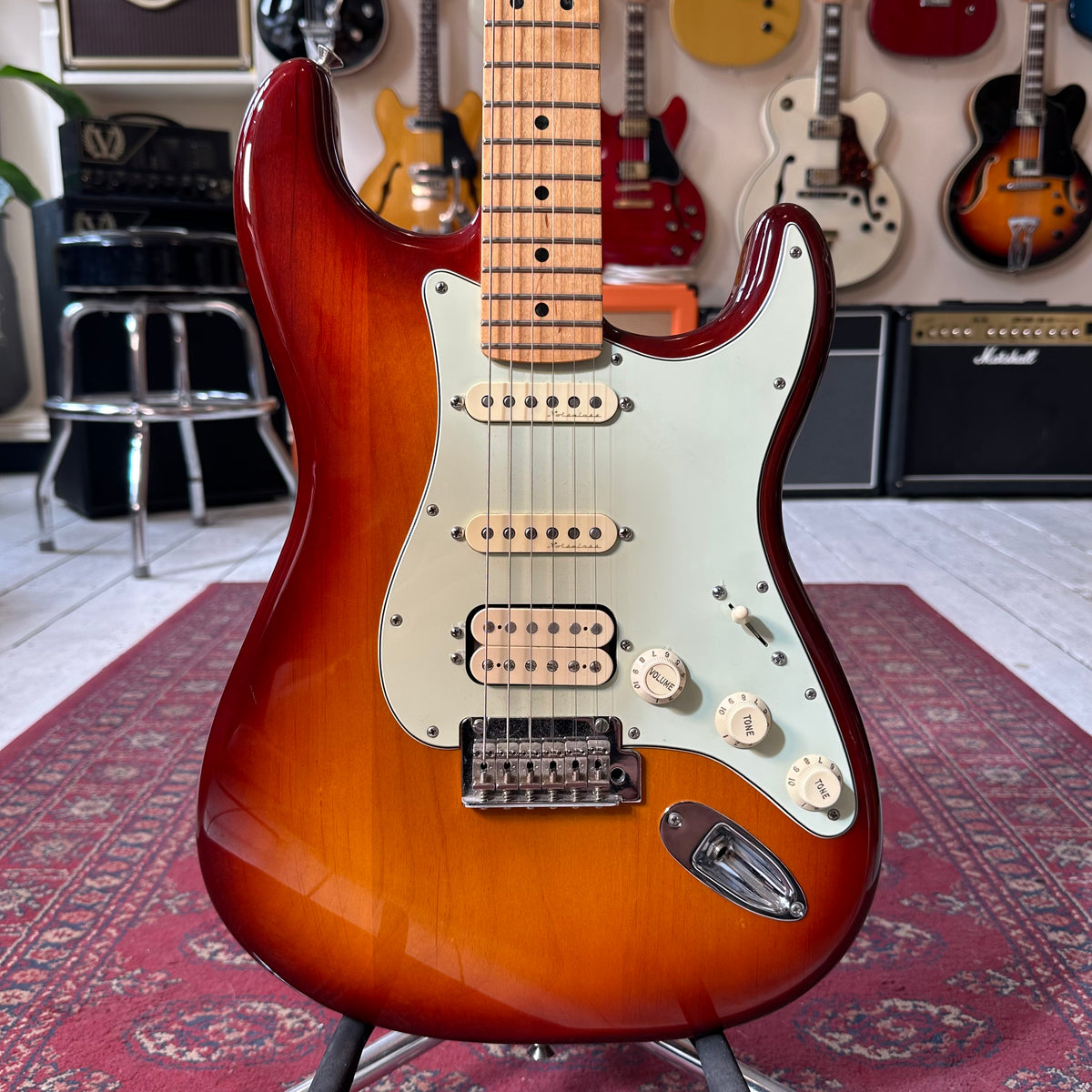 2016 Fender Deluxe Stratocaster HSS Sienna Sunburst - Gig Bag - Preowned
