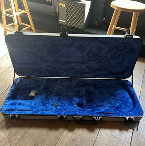 Fender Deluxe Molded Case - Stratocaster/Telecaster - Silver/Blue - Preowned