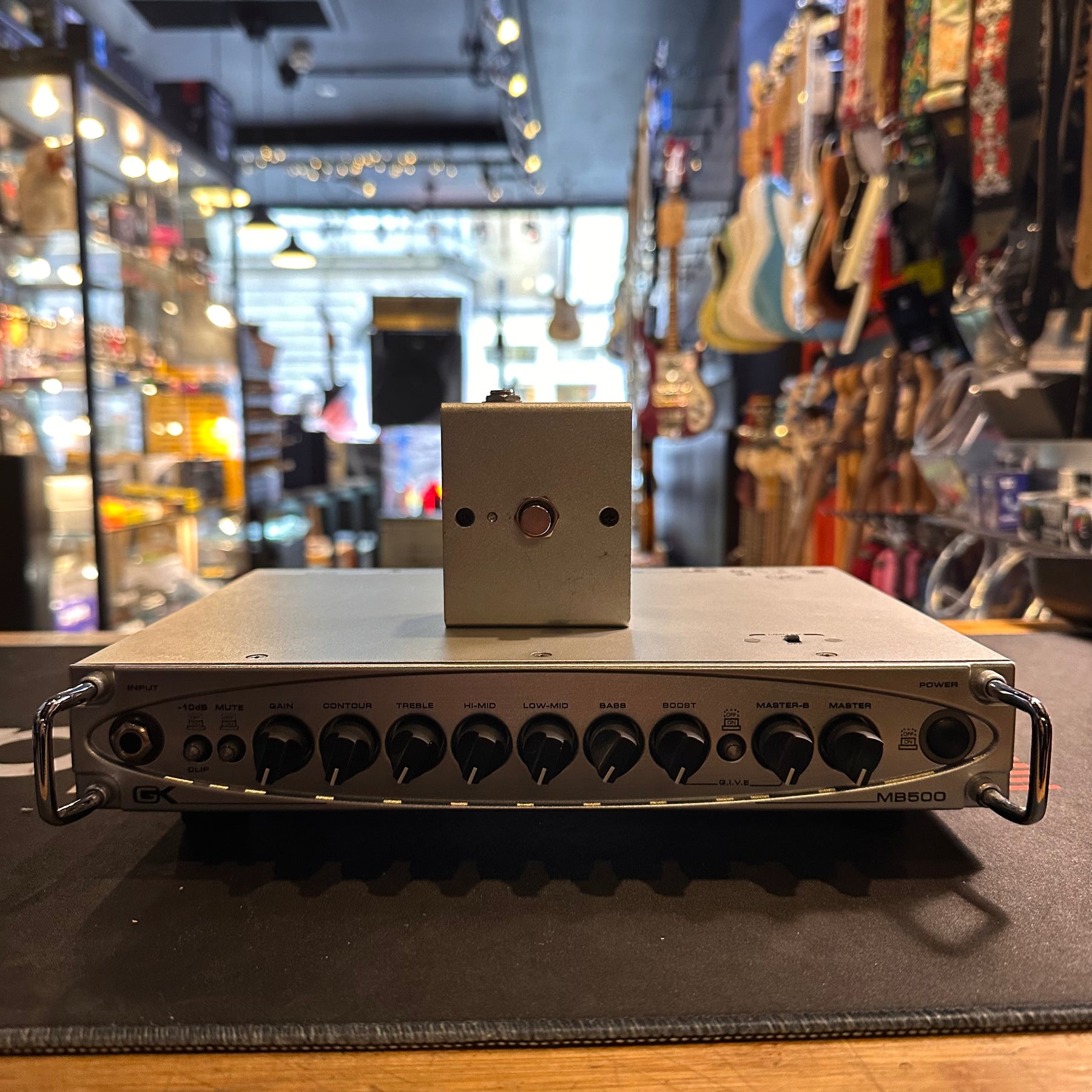 Gallien Krueger MB500 Amplifier Head With Footswitch - Preowned