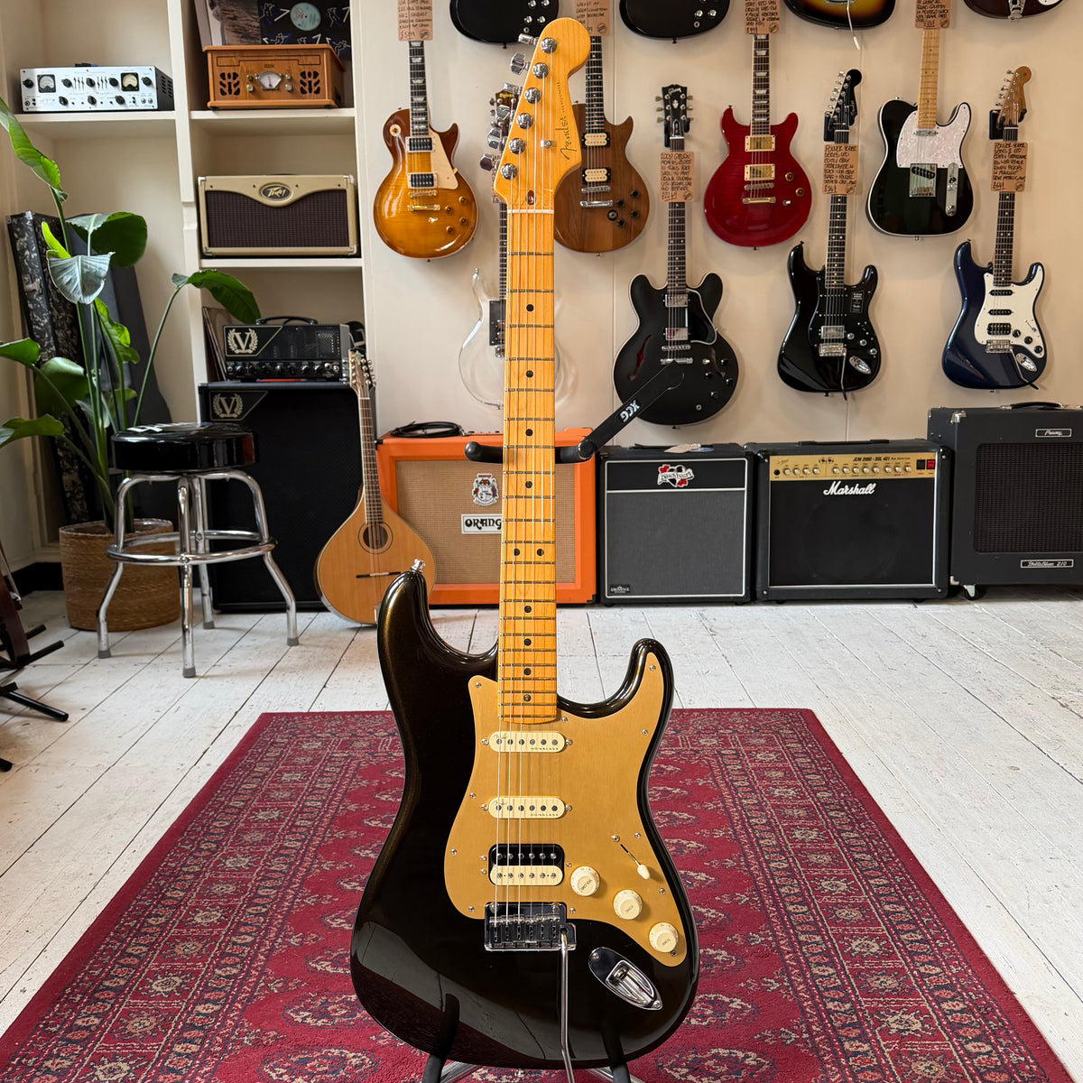 Fender American Ultra Stratocaster HSS With OHSC - Maple Fingerboard - Texas Tea - Preowned