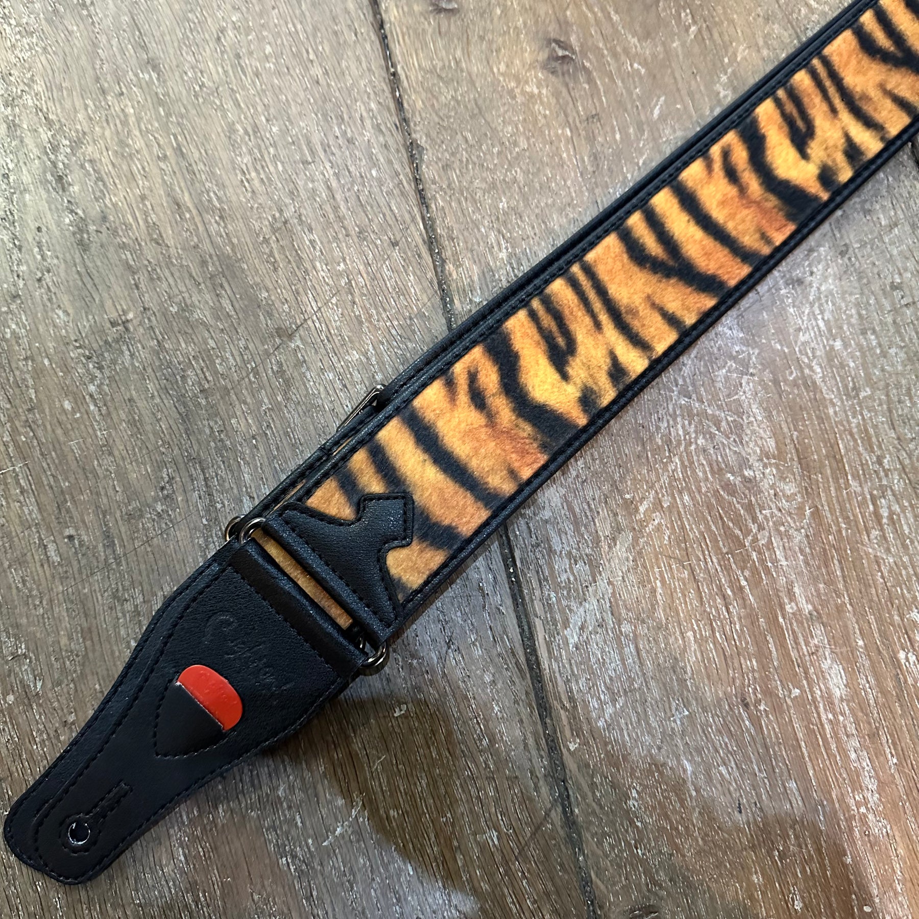 Right On Guitar Strap Vegan Leather - TIGER