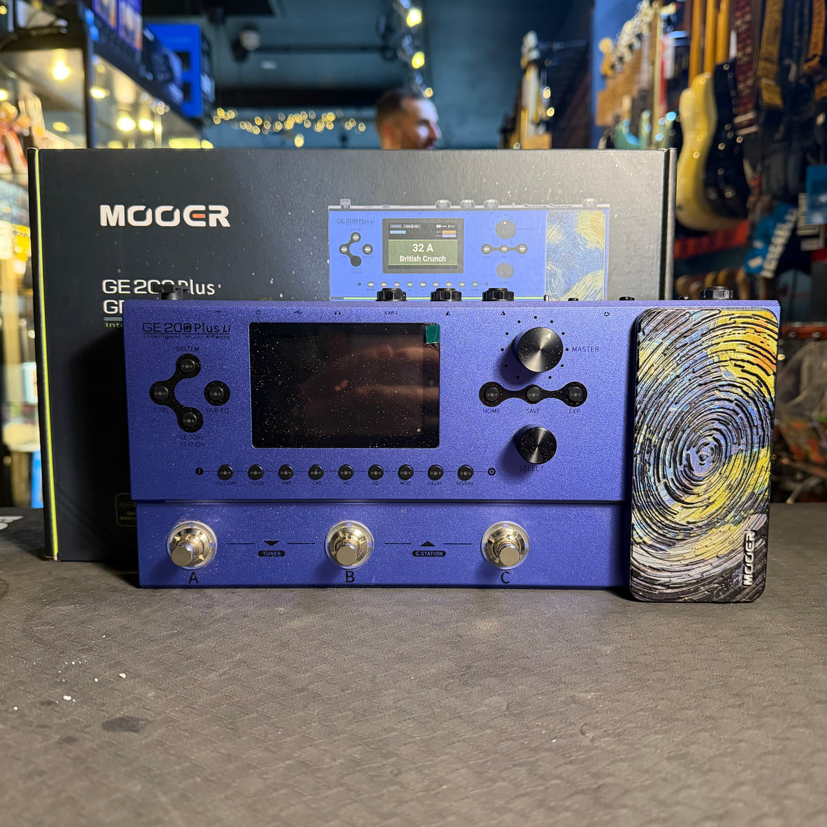 Mooer GE200 Plus LI Multi Effects Processor With Battery - Preowned