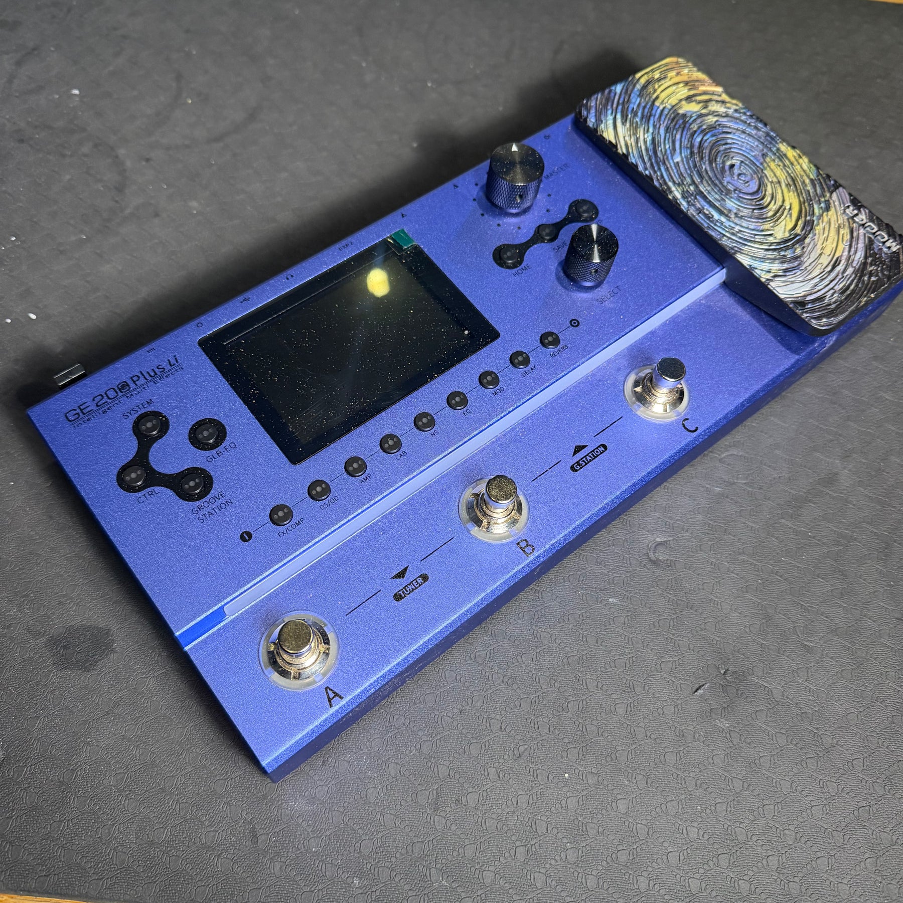 Mooer GE200 Plus LI Multi Effects Processor With Battery - Preowned