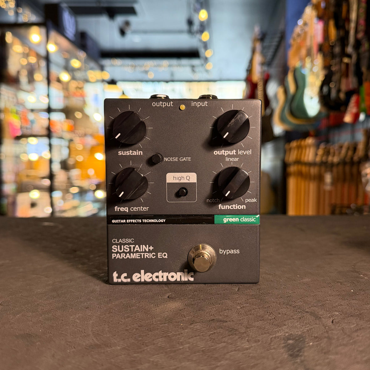 T.C. Electronic Classic Sustain+ Paramedic EQ - Preowned