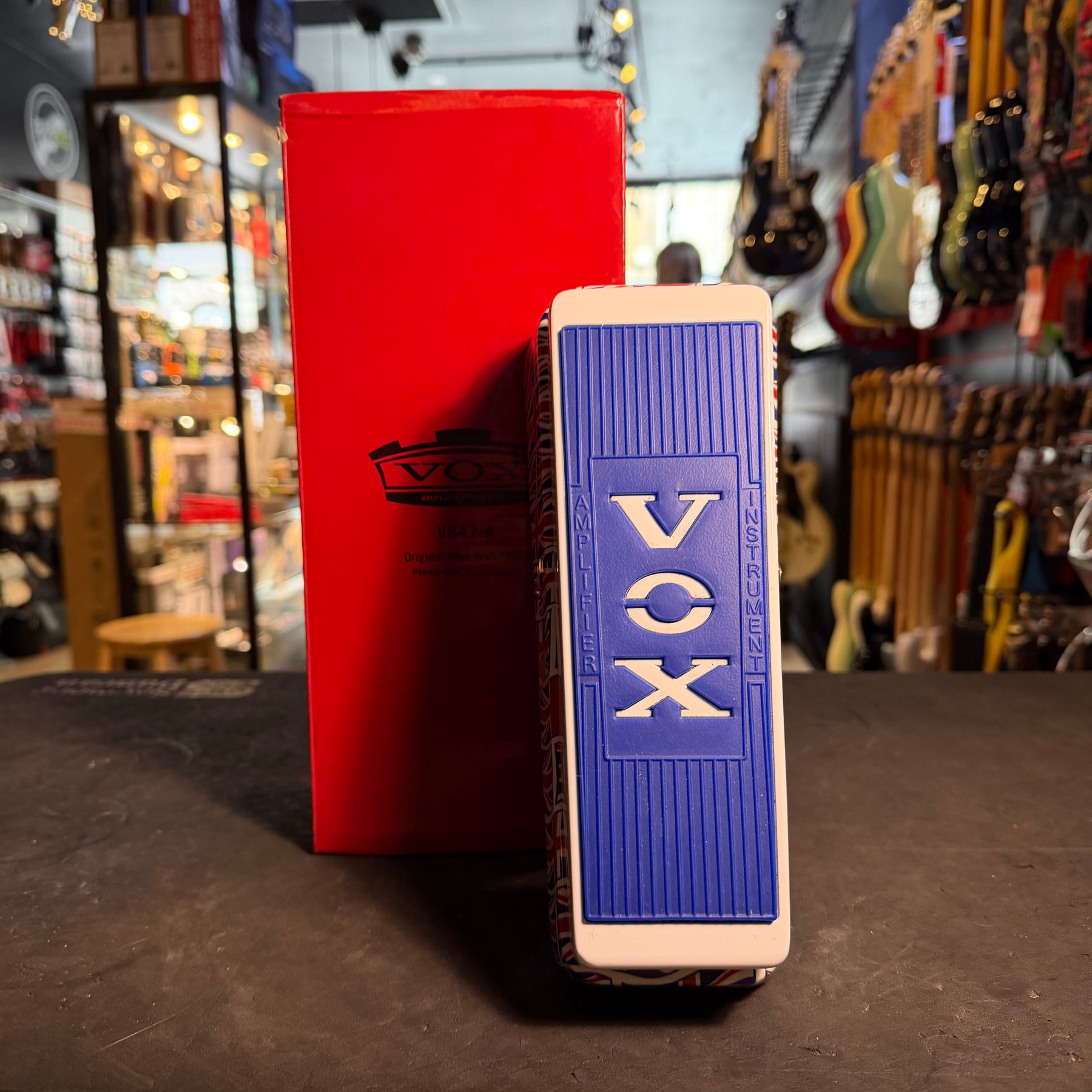 Vox V847 Union Jack Model with Bag & Box - Preowned