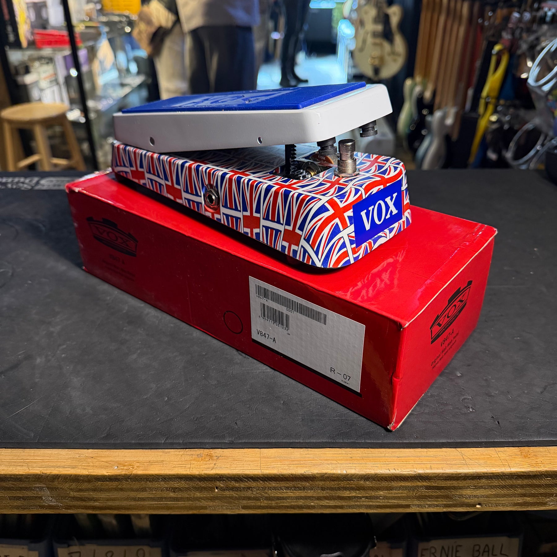 Vox V847 Union Jack Model with Bag & Box - Preowned