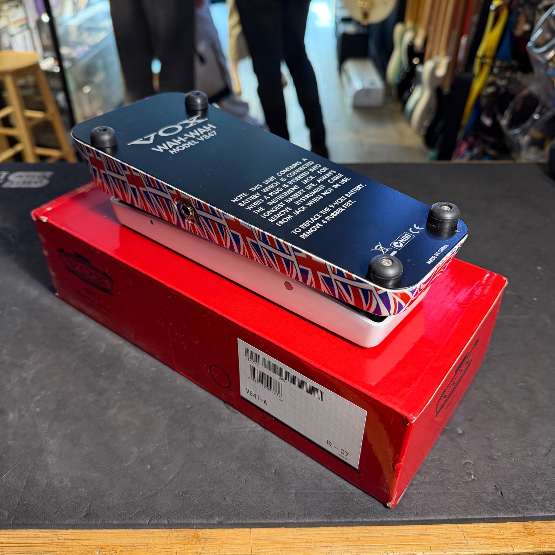 Vox V847 Union Jack Model with Bag & Box - Preowned