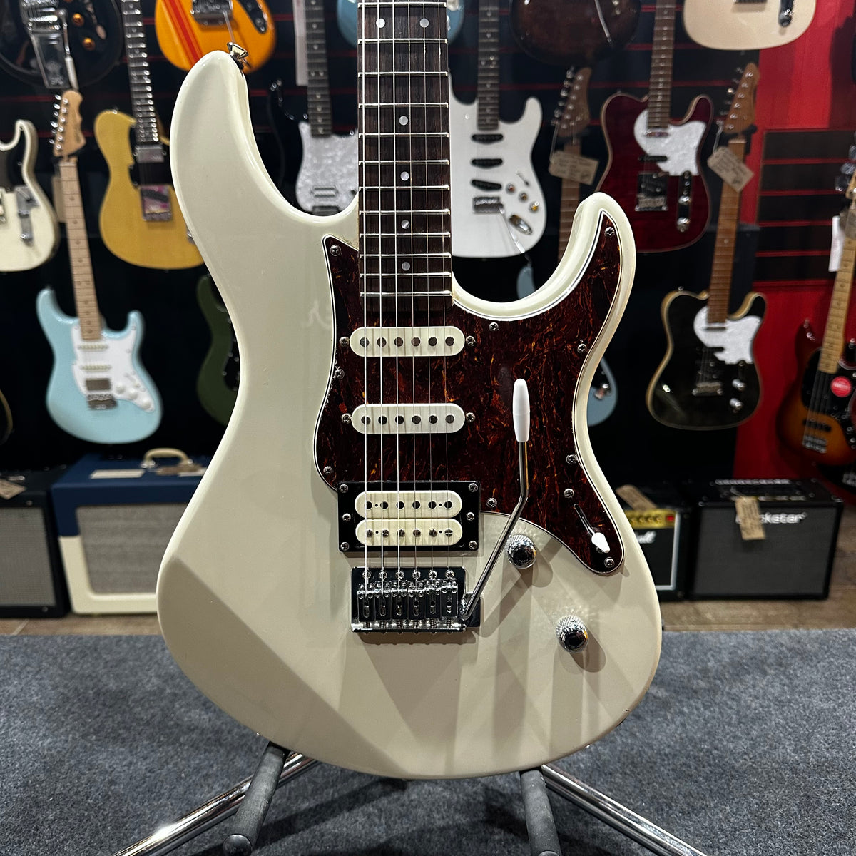 Yamaha Pacifica - White - Preowned