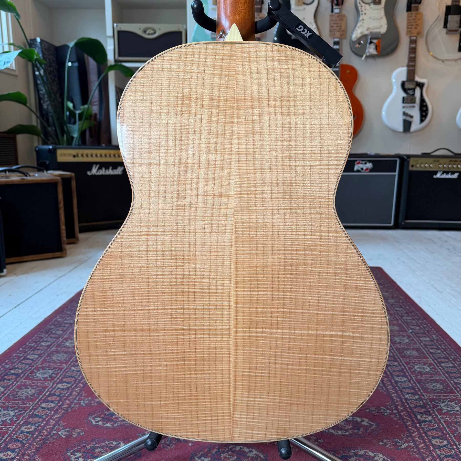 L'arrivee LO9 Acoustic Guitar W/Hardcase - Flame Maple Back n Sides - Preowned