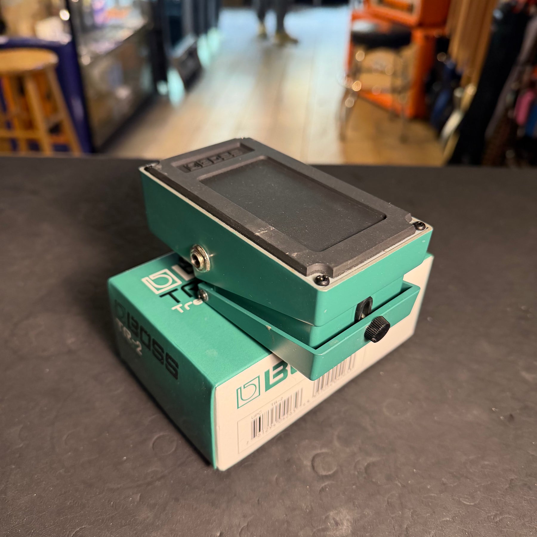 BOSS TR-2 Tremolo Effects Pedal With Box - Preowned