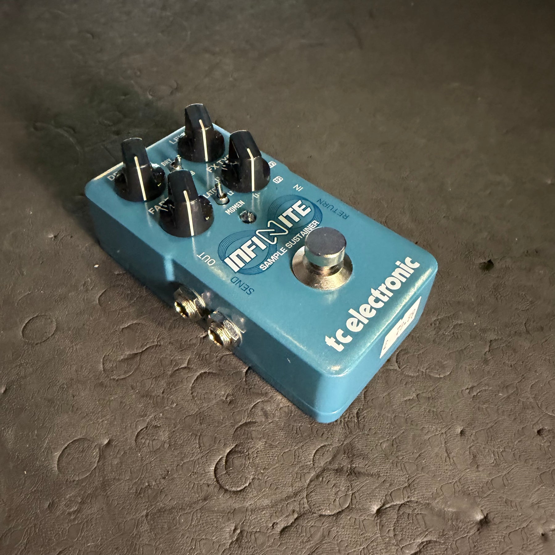TC Electronics Infinite Sample Sustainer With Box - Preowned