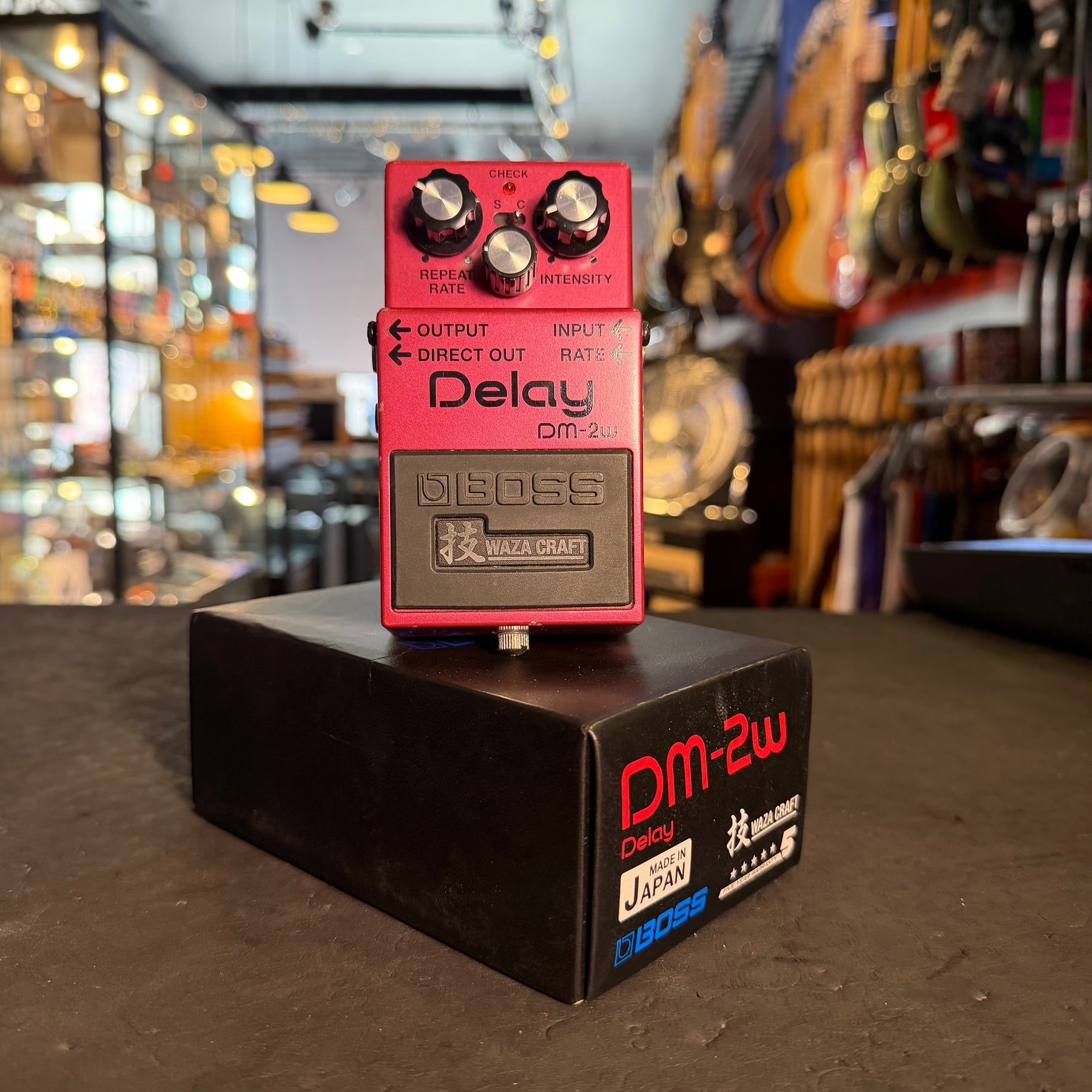 Boss Wazza Craft DM-2W Delay Effects Pedal - Preowned