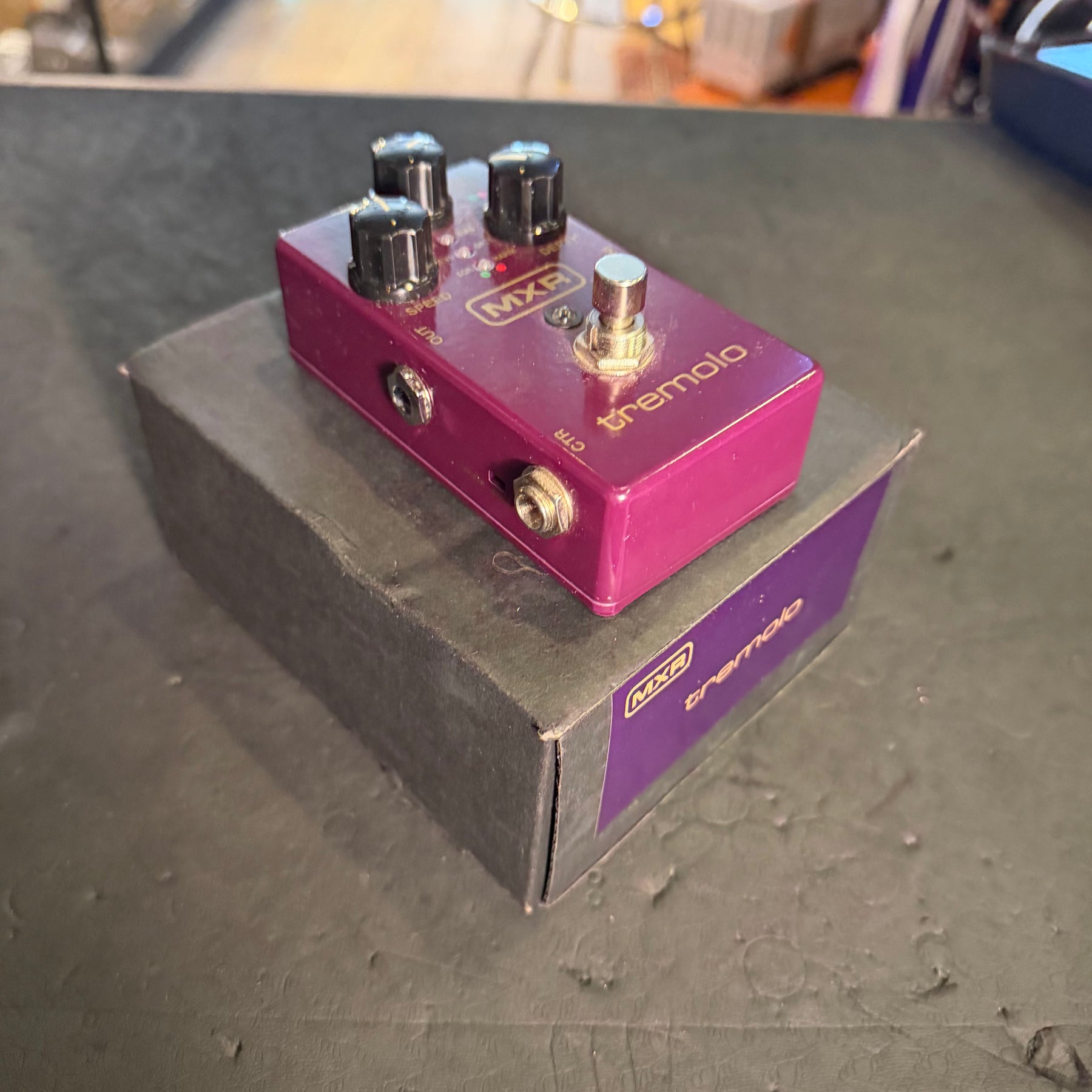 MXR M305G1 Tremolo Effects Pedal - Preowned