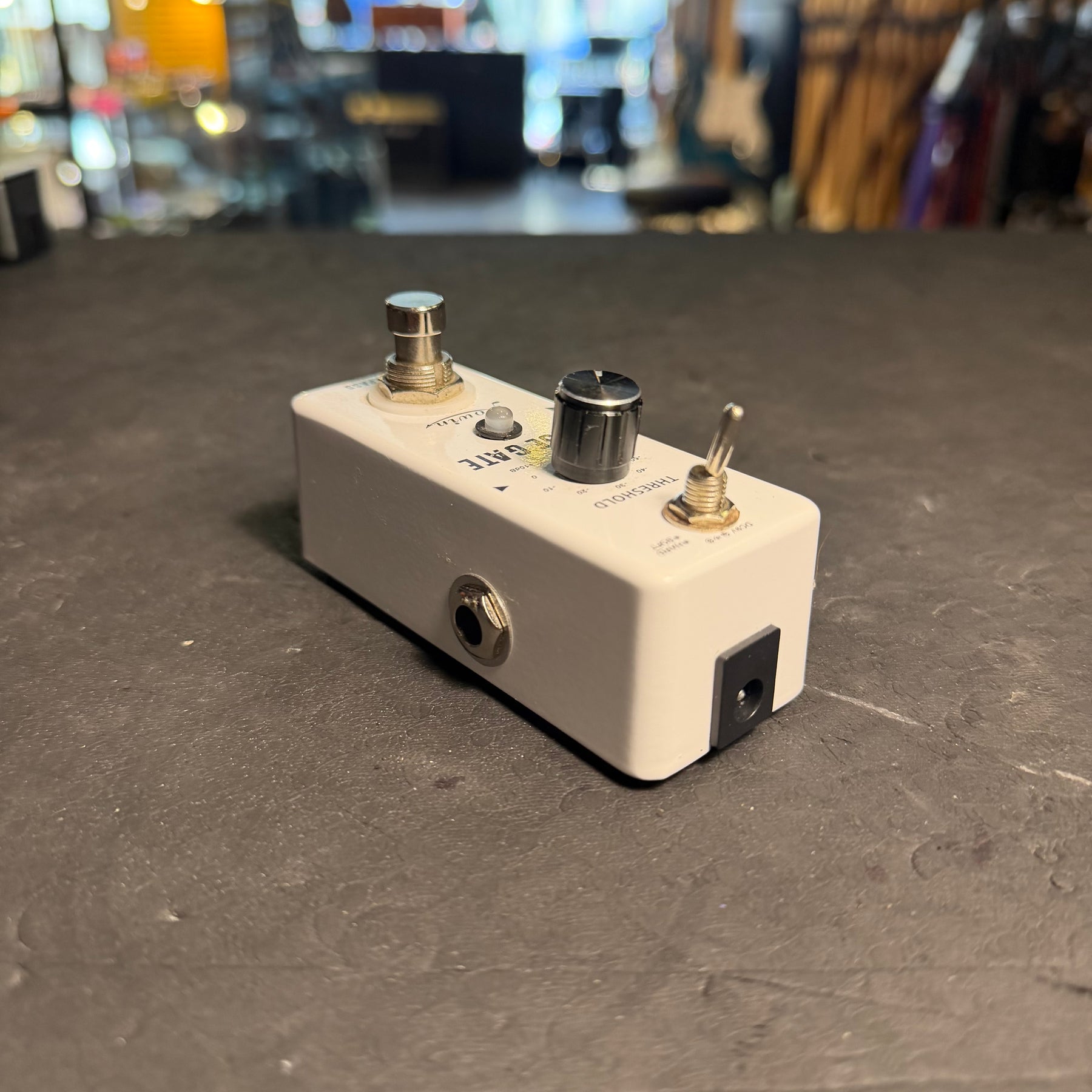 Rowin Noise Gate Guitar Effects Pedal - Preowned