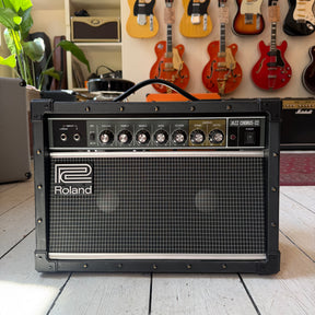 Roland JC22 Jazz Chorus Guitar Amplifier - Preowned with Box