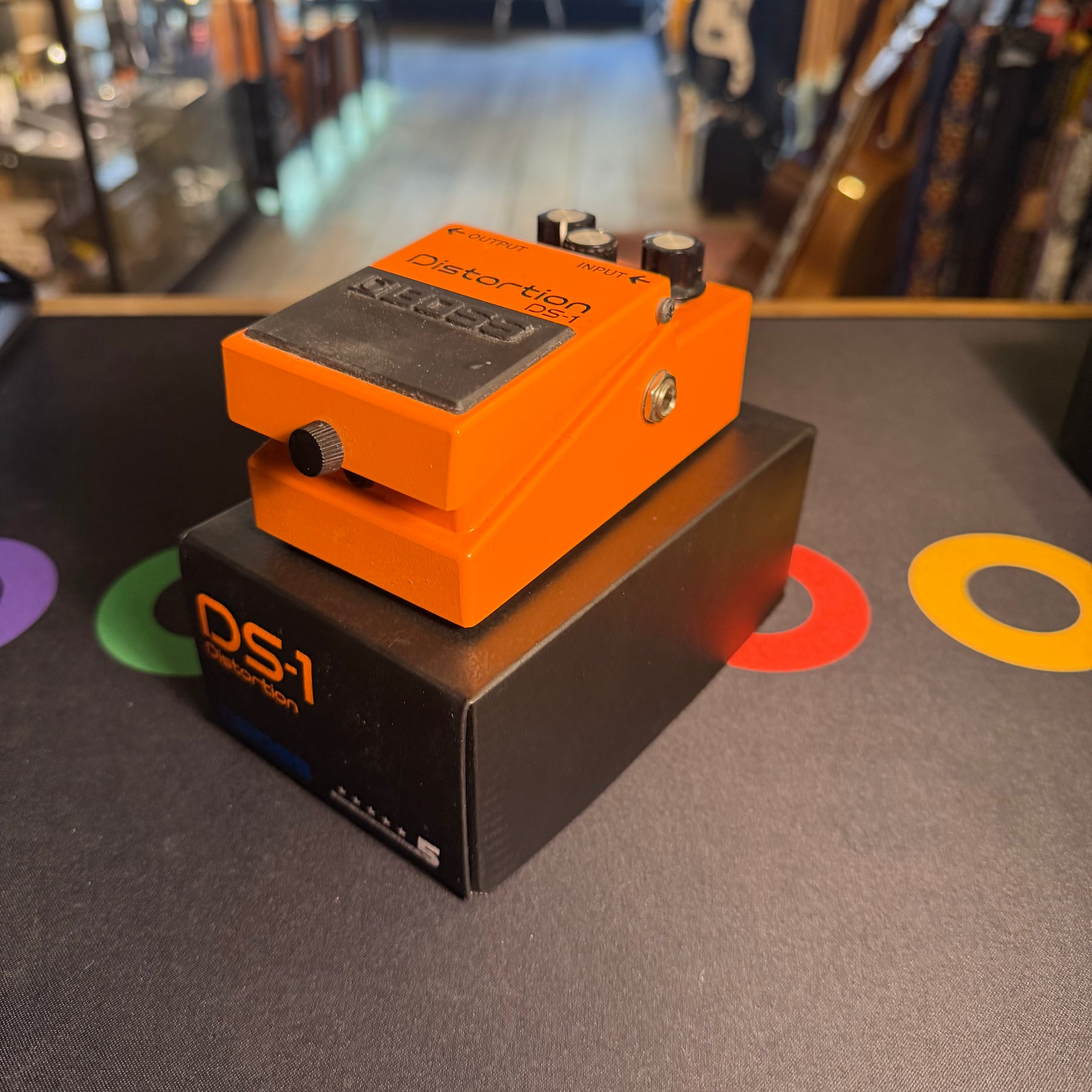 BOSS DS-1 Distortion Effects Pedal With Box - Preowned