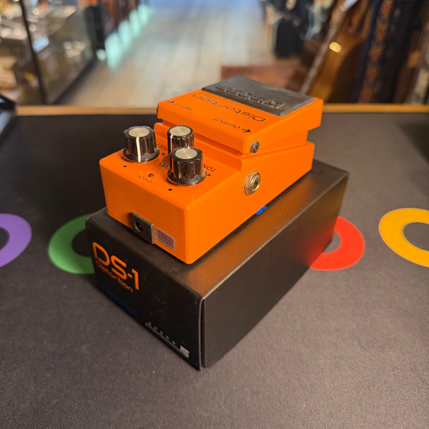 BOSS DS-1 Distortion Effects Pedal With Box - Preowned
