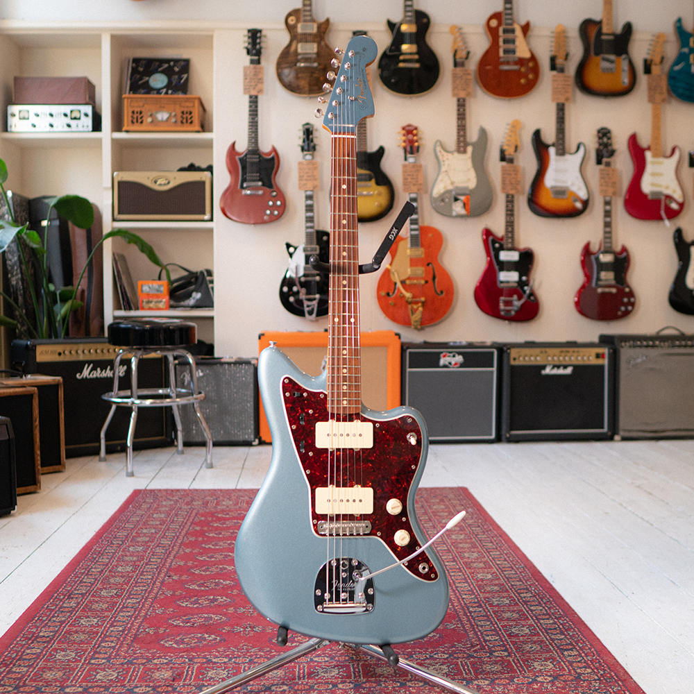 2022 Fender Vintera '60s Jazzmaster - Ice Blue Metallic