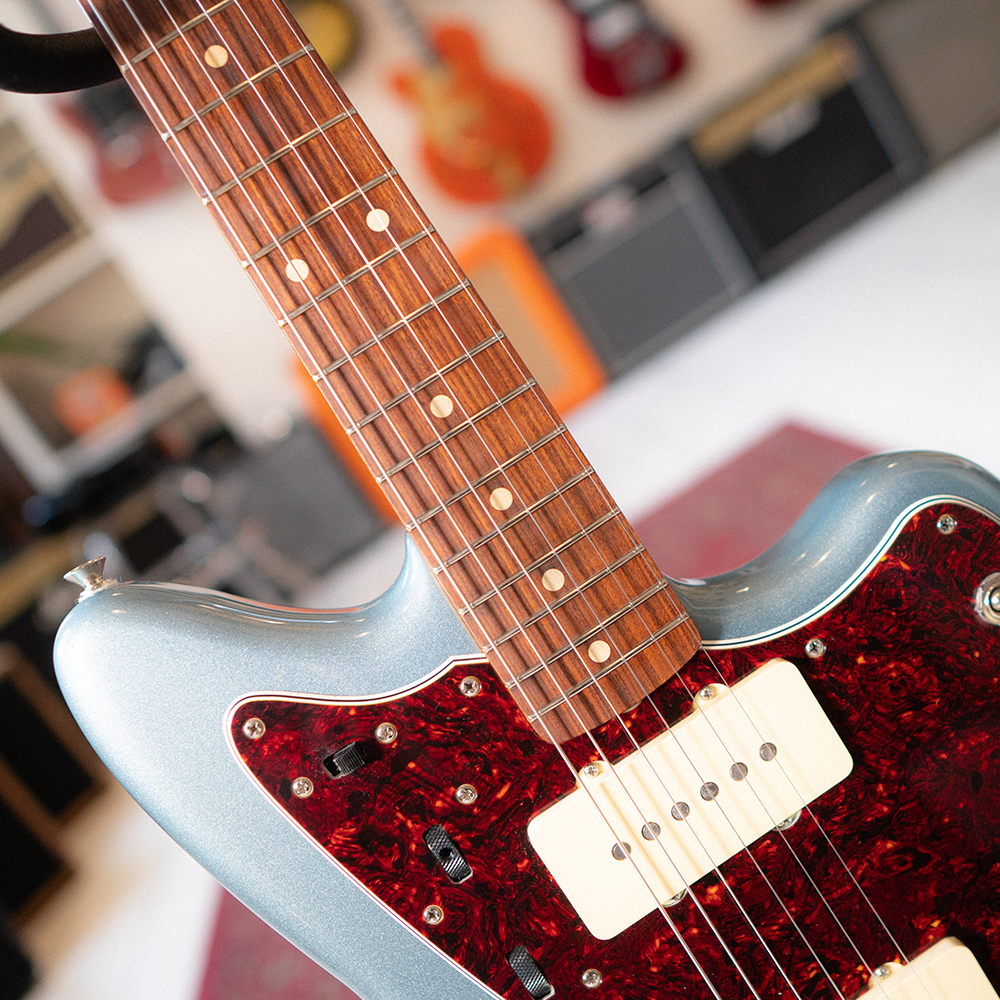 2022 Fender Vintera '60s Jazzmaster - Ice Blue Metallic