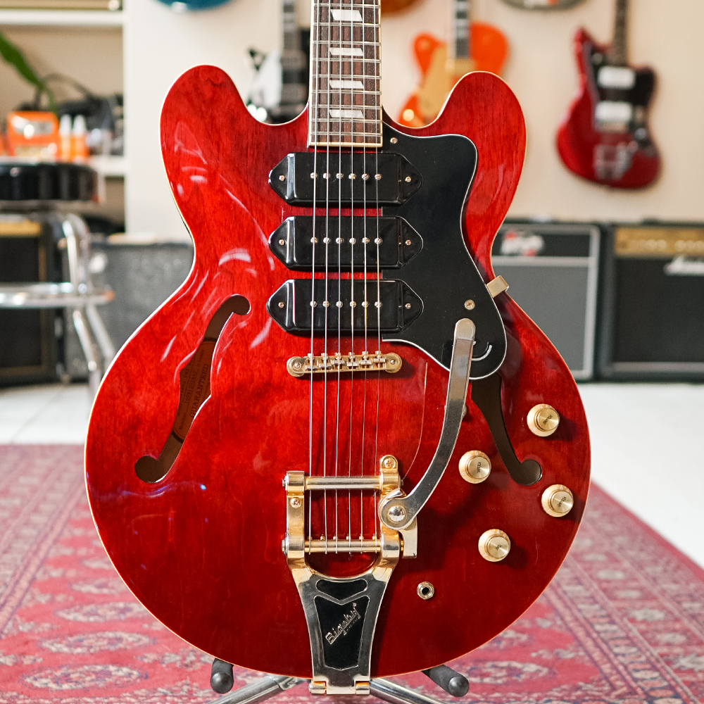 Epiphone Riviera P93 Wine Red with Hard Case - Preowned